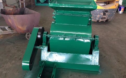 尿素粉碎机 尿素粉碎机