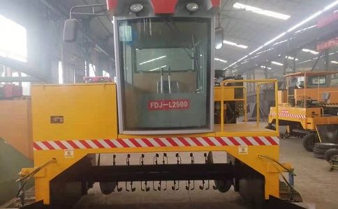 履带翻抛车 履带翻抛车