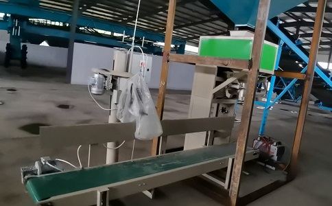 称重式颗粒包装机 称重式颗粒包装机